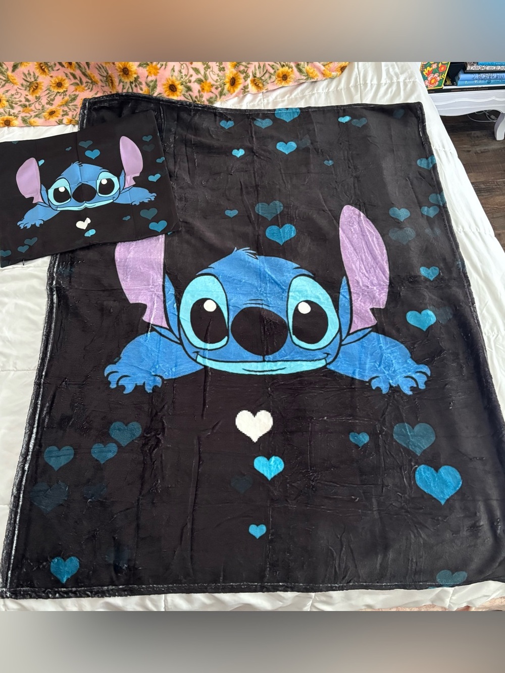 Stitch blanket and pillow cover